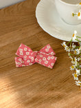 Load image into Gallery viewer, Chamomile Hair Pin