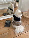 Load image into Gallery viewer, Off-Shoulder Preppy Look