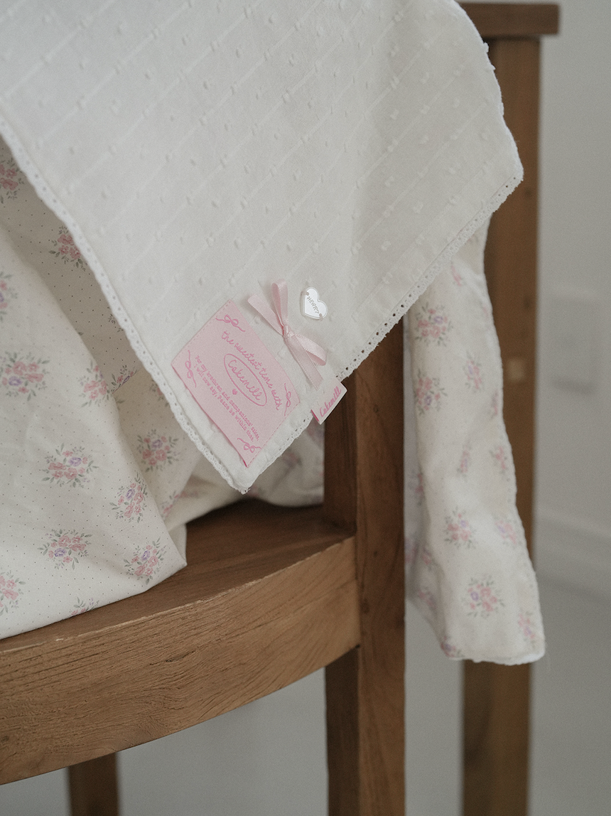 Rose Smoothie Double-Sided Lace Blanket