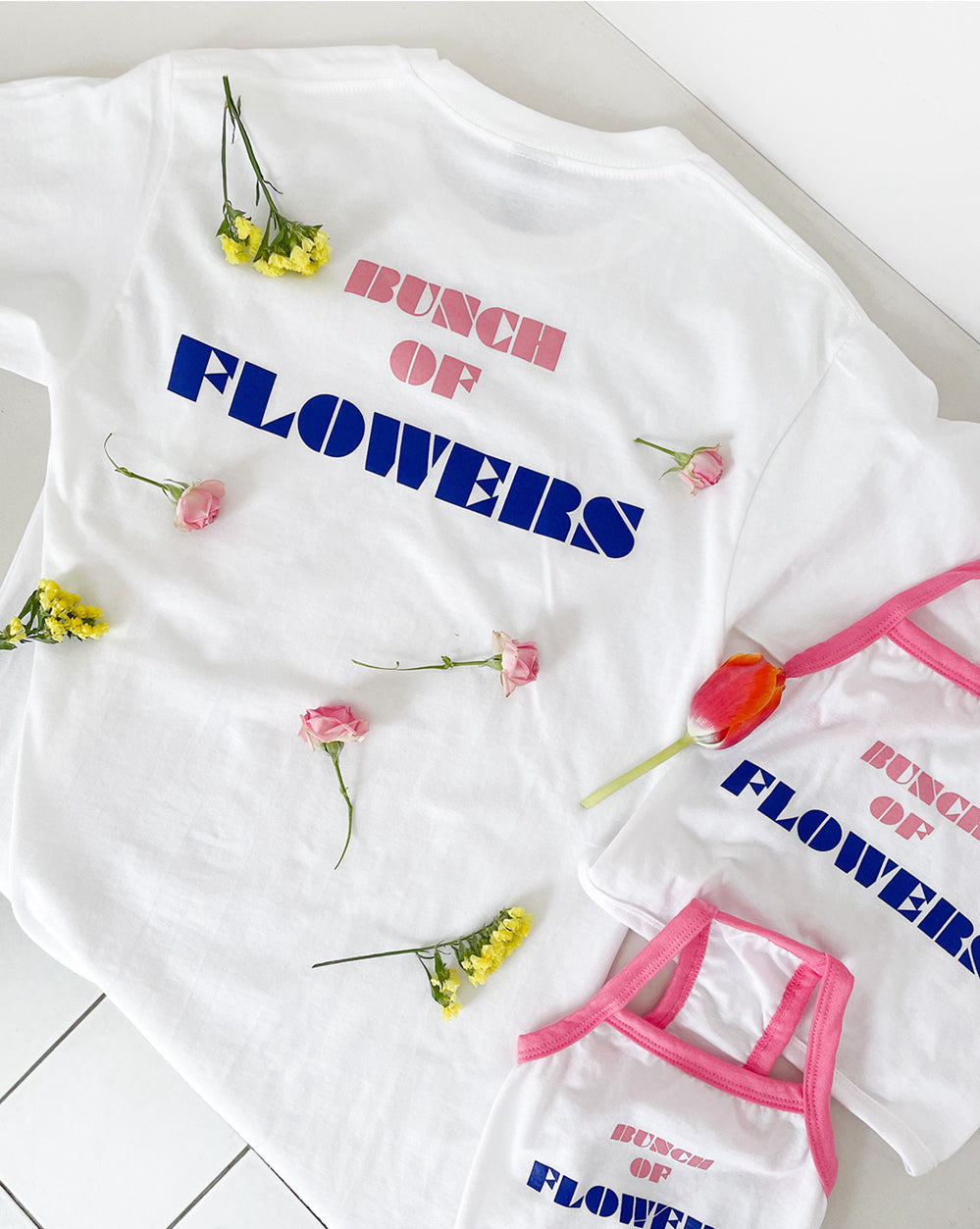 Bunch of flowers Lettering Crop Top