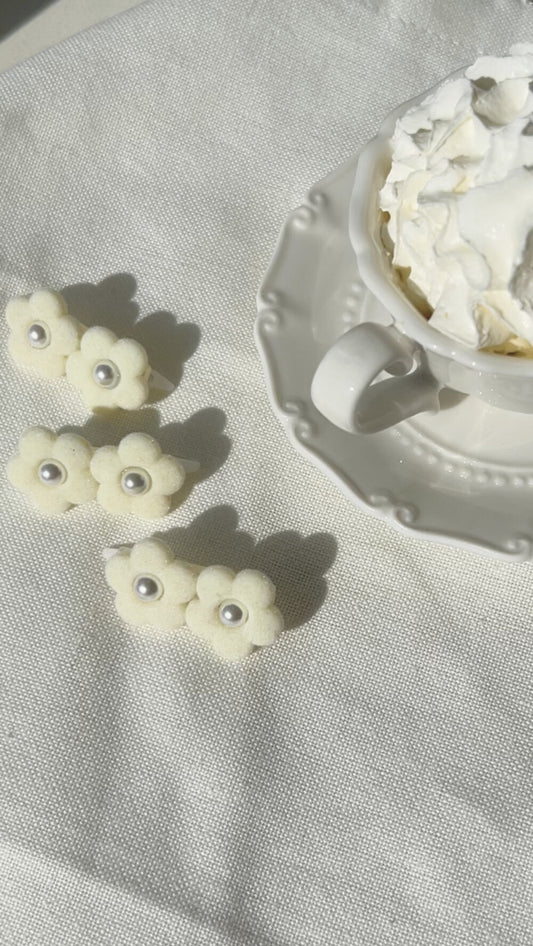 Double Flower hairpin Ivory